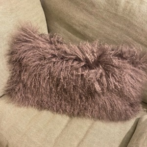 Coussin garni en mouton tibétain déhoussable - Fibre By Auskin - Coloris portabello