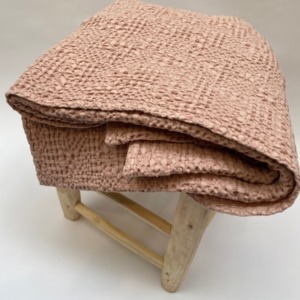 Jeté de lit « tana » 100% coton nid d’abeille stonewashed - Vivaraise - Coloris aubépine - 140200cm
