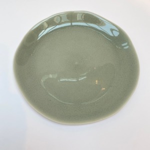 Assiette plate ronde en grès, Jars céramistes, Cachemire, Diamètre 26,5cm, H:2,5cm, service Maguelone