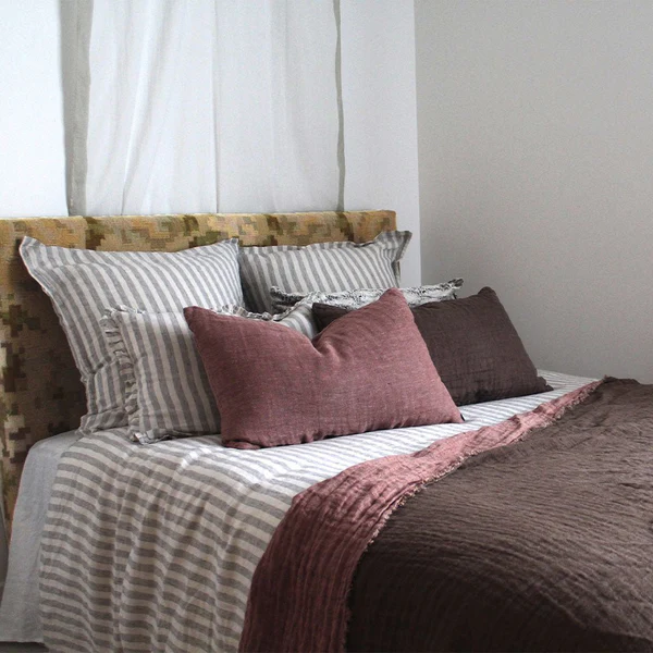 coussin-en-lin-gaufre-chinon-dark-2